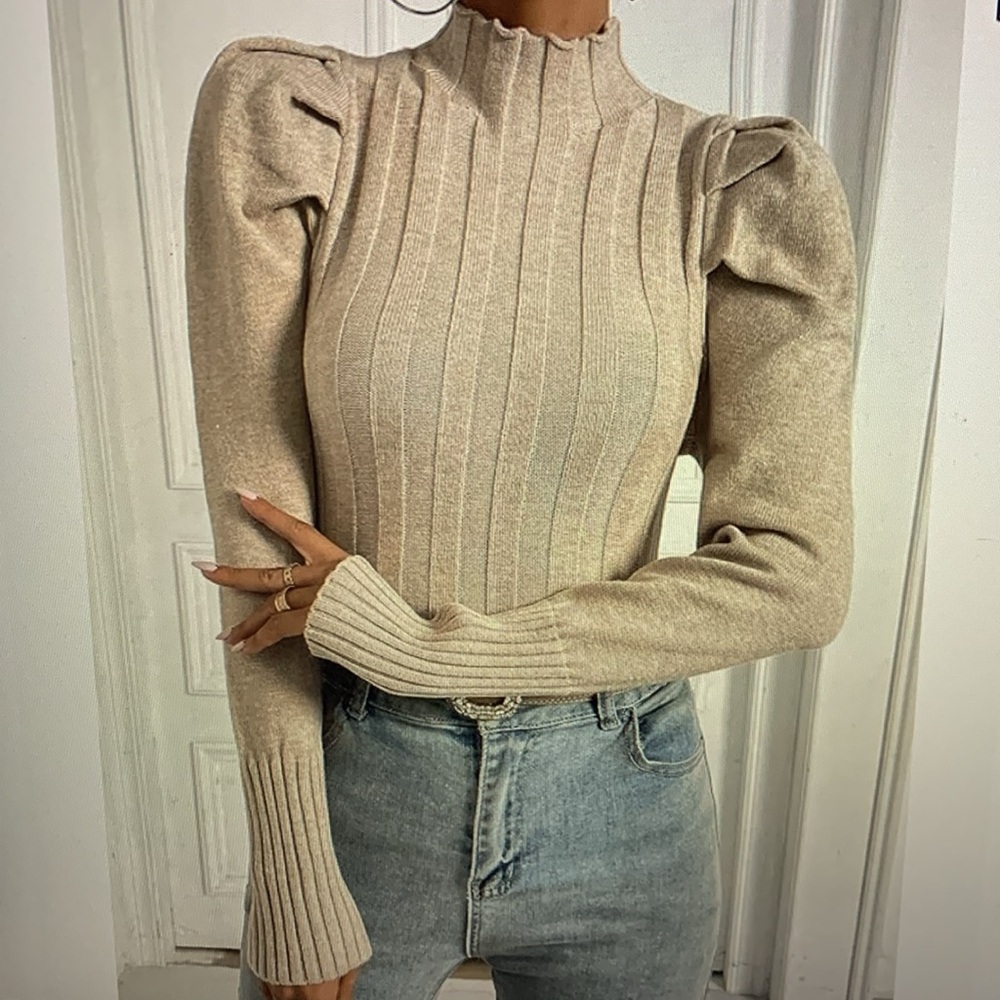 🔥👀Fitted Mock Neck Knit Pullover Sweater-Bell Sleeves- Specialty Hem- Size M/L